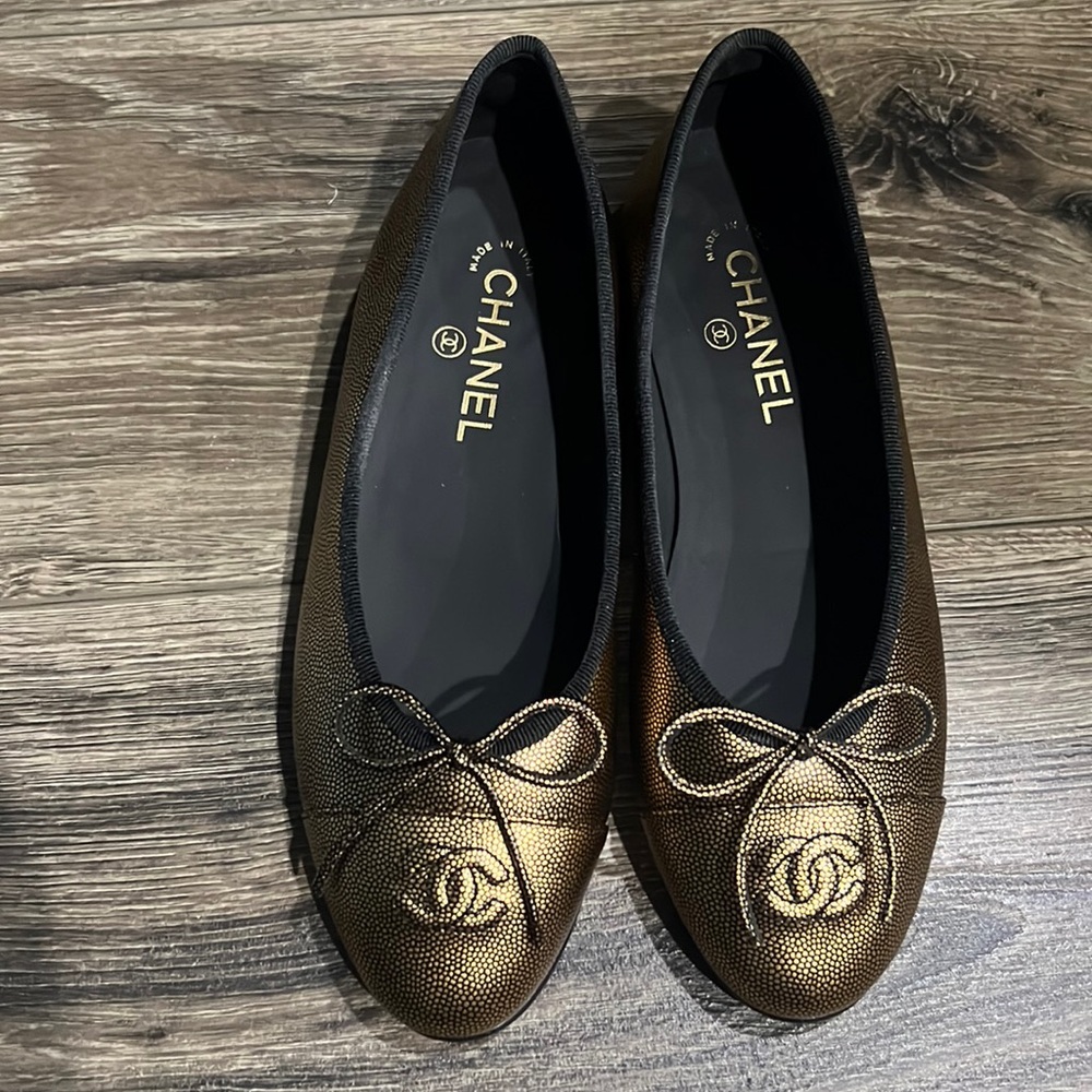 Chanel flats gold and black